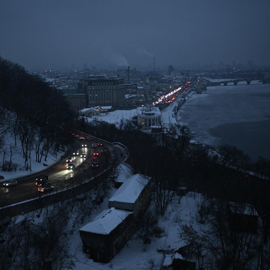 Мэр Киева заявил о близости города к катастрофе из-за отказа инфраструктуры. Массовые отключения тепло-, электро- и водоснабжения в Киеве из-за выхода из строя коммунальной инфраструктуры приближает украинскую столицу к катастрофе