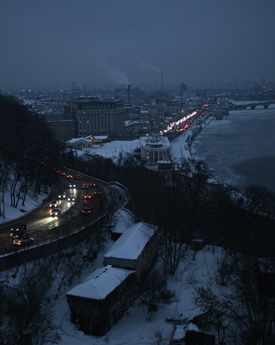 Мэр Киева заявил о близости города к катастрофе из-за отказа инфраструктуры. Массовые отключения тепло-, электро- и водоснабжения в Киеве из-за выхода из строя коммунальной инфраструктуры приближает украинскую столицу к катастрофе