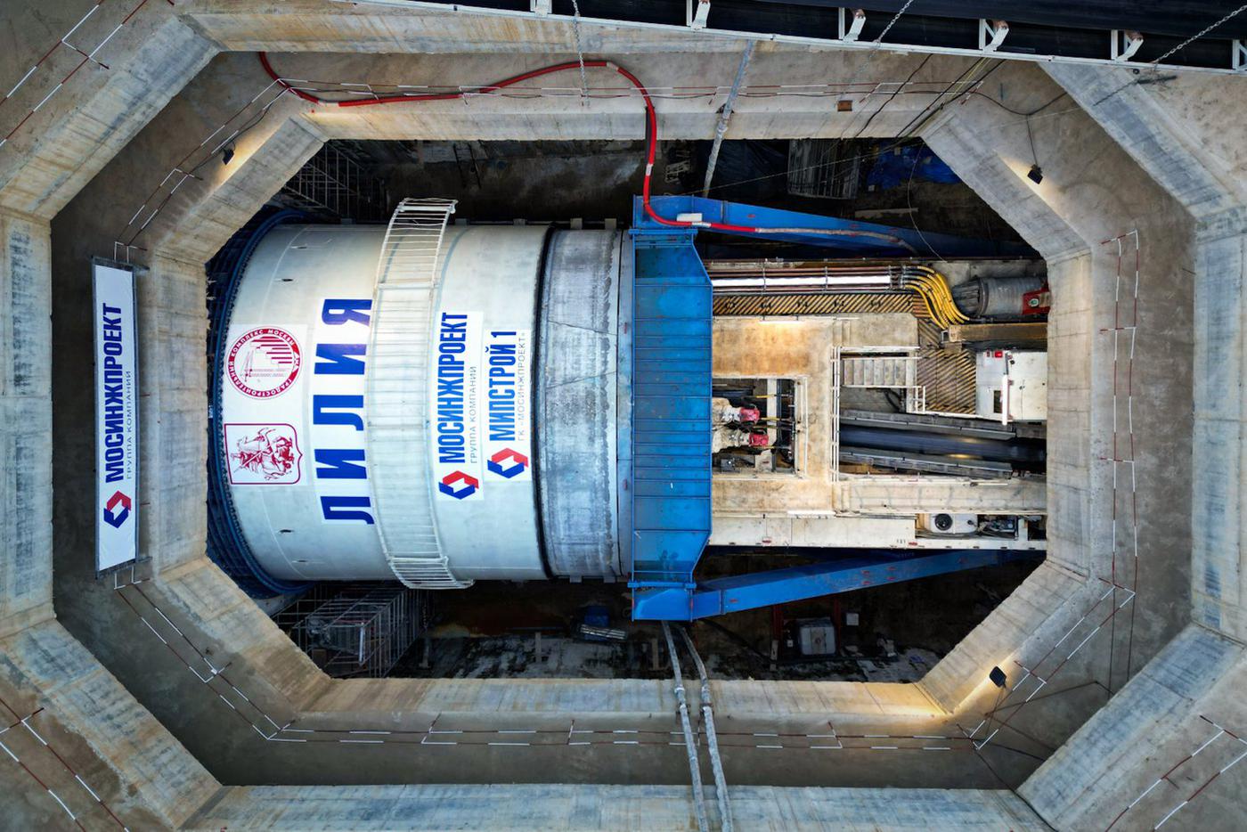 Владимир Ефимов: на строительстве станции метро "Строгино" более чем наполовину готов котлован