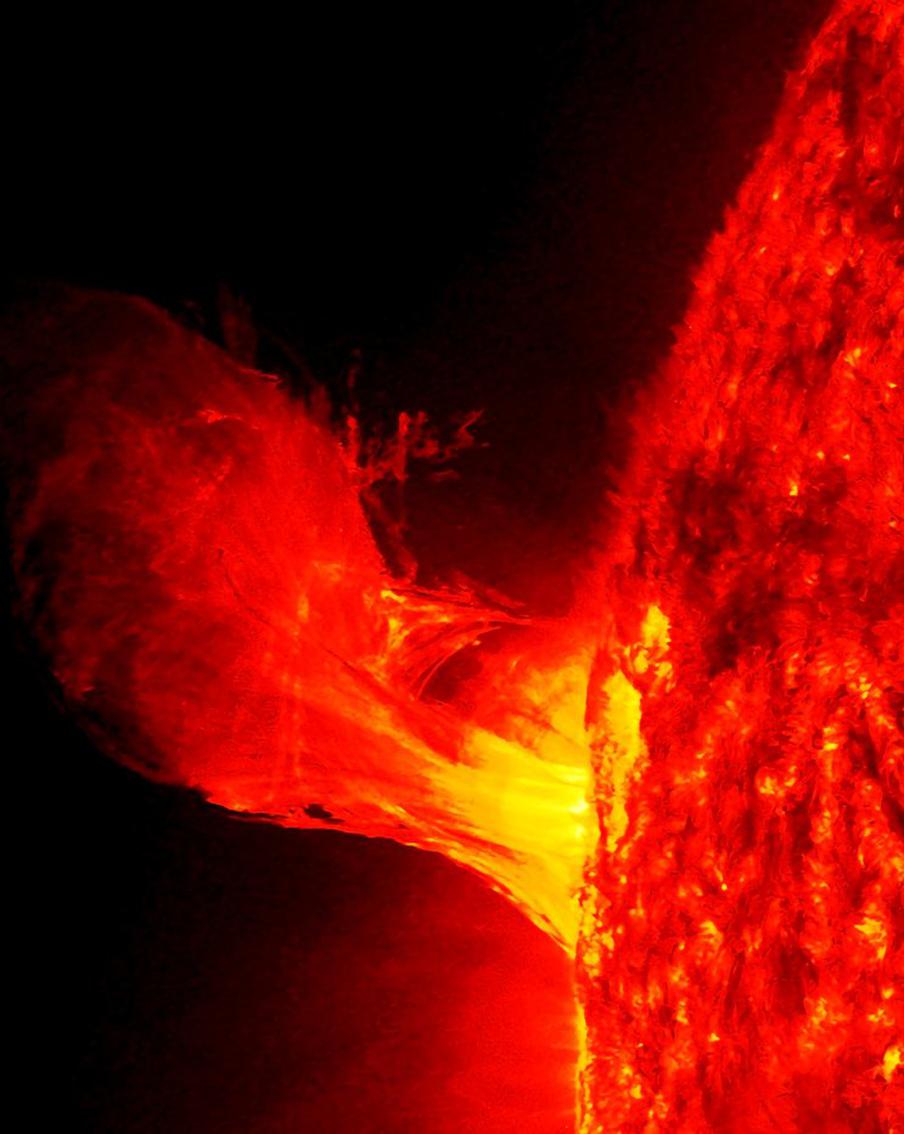 На Земле на сутки раньше прогнозов началась вторая за февраль магнитная буря. Вторая за месяц магнитная буря началась на Земле на сутки раньше прогнозируемой исследователями даты. Её мощность описывают как умеренную