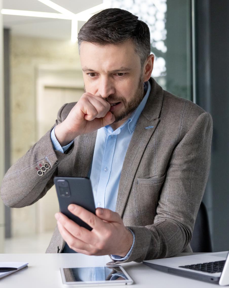 Россиян предупредили о новой мошеннической схеме на фоне замедления Telegram. Правоохранительные органы раскрыли новую мошенническую схему в которой преступники получают доступ к телефону жертвы при помощи поддельного приложения VPN