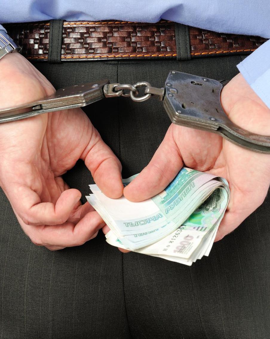 Стало известно какие преступления чаще всего совершают россияне. Согласно статистике, наиболее распространённым преступлением в России остаётся кража и грабёж. При этом их количество стабильно снижается