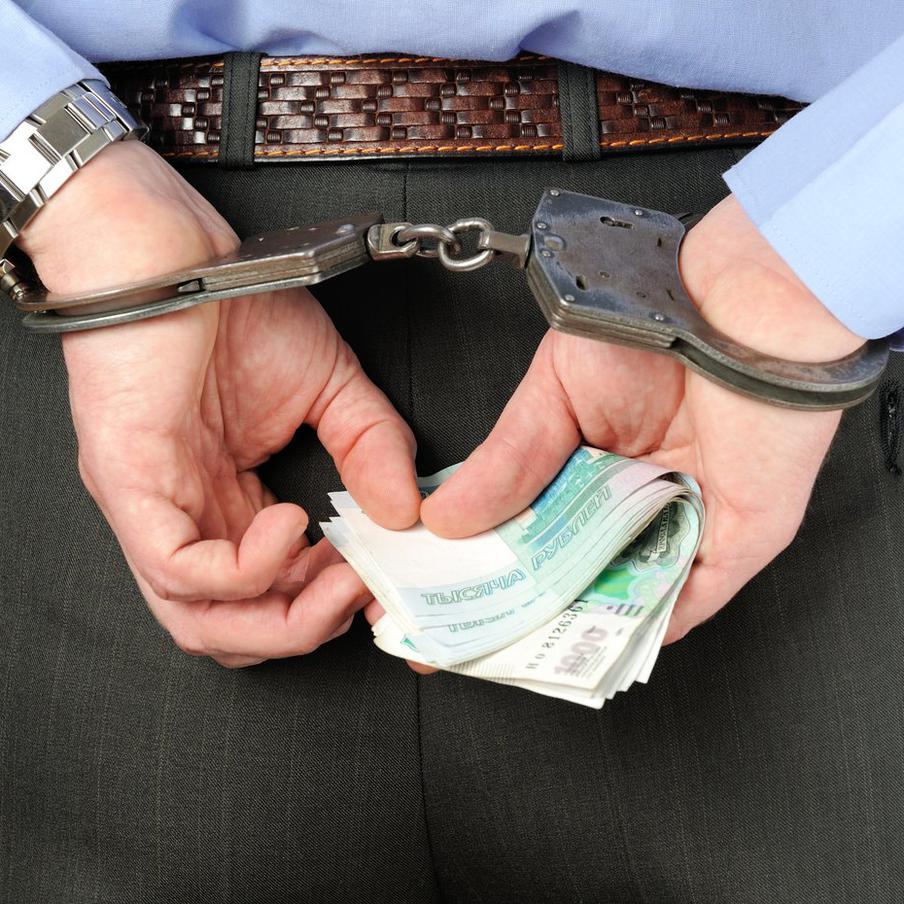 Стало известно какие преступления чаще всего совершают россияне. Согласно статистике, наиболее распространённым преступлением в России остаётся кража и грабёж. При этом их количество стабильно снижается