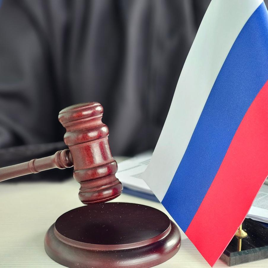 В Москве осудили бывшего контр-адмирала за хищение 592 млн рублей. В Москве завершилось судебное разбирательство по делу бывшего контр-адмирала Коваленко, обвиняемого в хищении бюджетных средств. Как сообщает ТАСС, в период с 2013 по 2017 годы Коваленко и его сообщники присвоили 592 миллиона рублей, выделенных на государственные контракты по ремонту запасных частей для зенитных ракетных комплексов