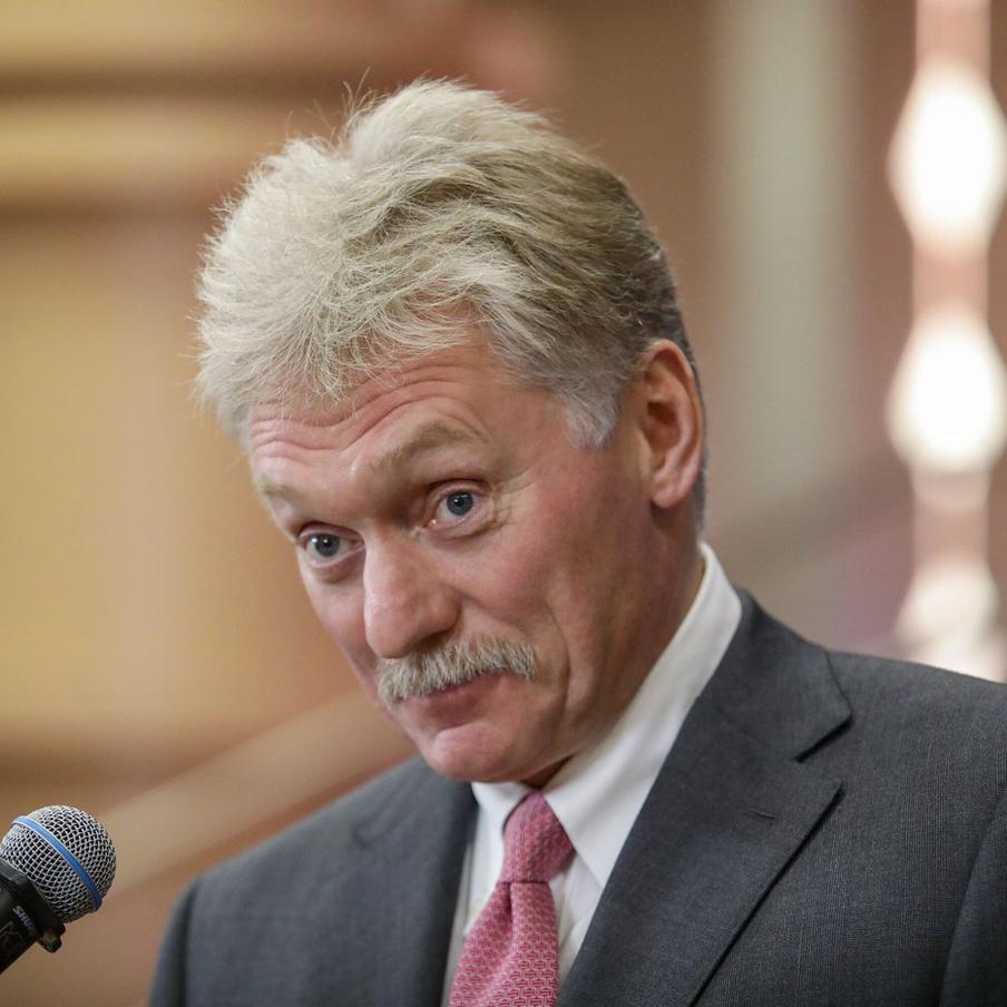 Песков: на переговорах России и Украины в Женеве обсудят вопрос территорий. Дмитрий Песков, официальный представитель Кремля, заявил, что предстоящие мирные переговоры между Россией и Украиной в Женеве будут касаться широкого спектра тем, включая территориальные вопросы