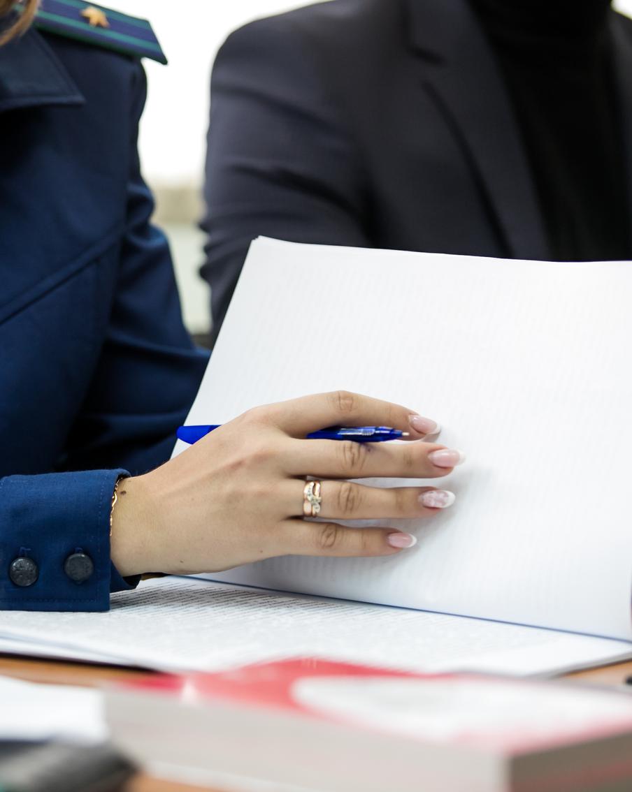 Задержанный министр ГО и ЧС Кубани лоббировал интересы юрлица при госзакупках. В Краснодаре был задержан Сергей Штриков – исполняющий обязанности министра гражданской обороны и чрезвычайных ситуаций Краснодарского края. Следственные органы подозревают его в совершении преступления, предусмотренного статьёй 286 Уголовного кодекса Российской Федерации, – превышение должностных полномочий