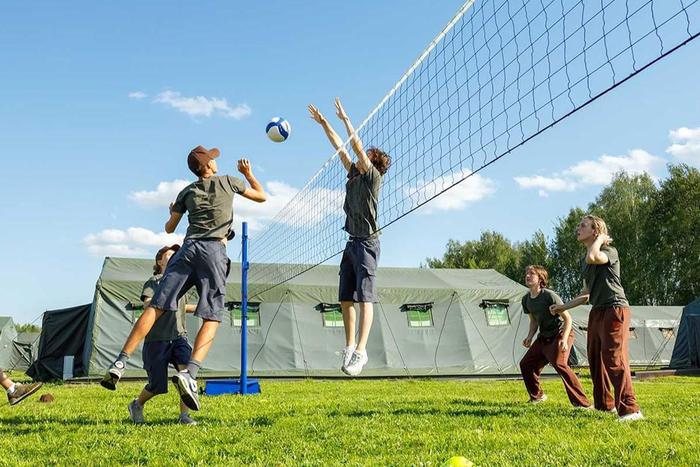 Собянин: Более 13 тысяч школьников посетят летом спортивно-патриотические лагеря