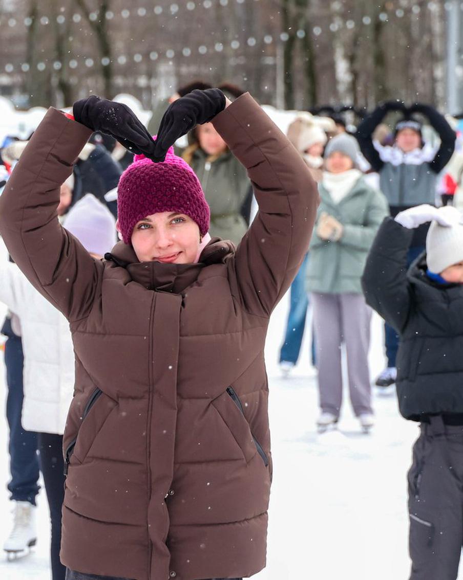 В "Лужниках" установили новый мировой рекорд: на тренировку со звёздными фигуристами пришли 1370 человек