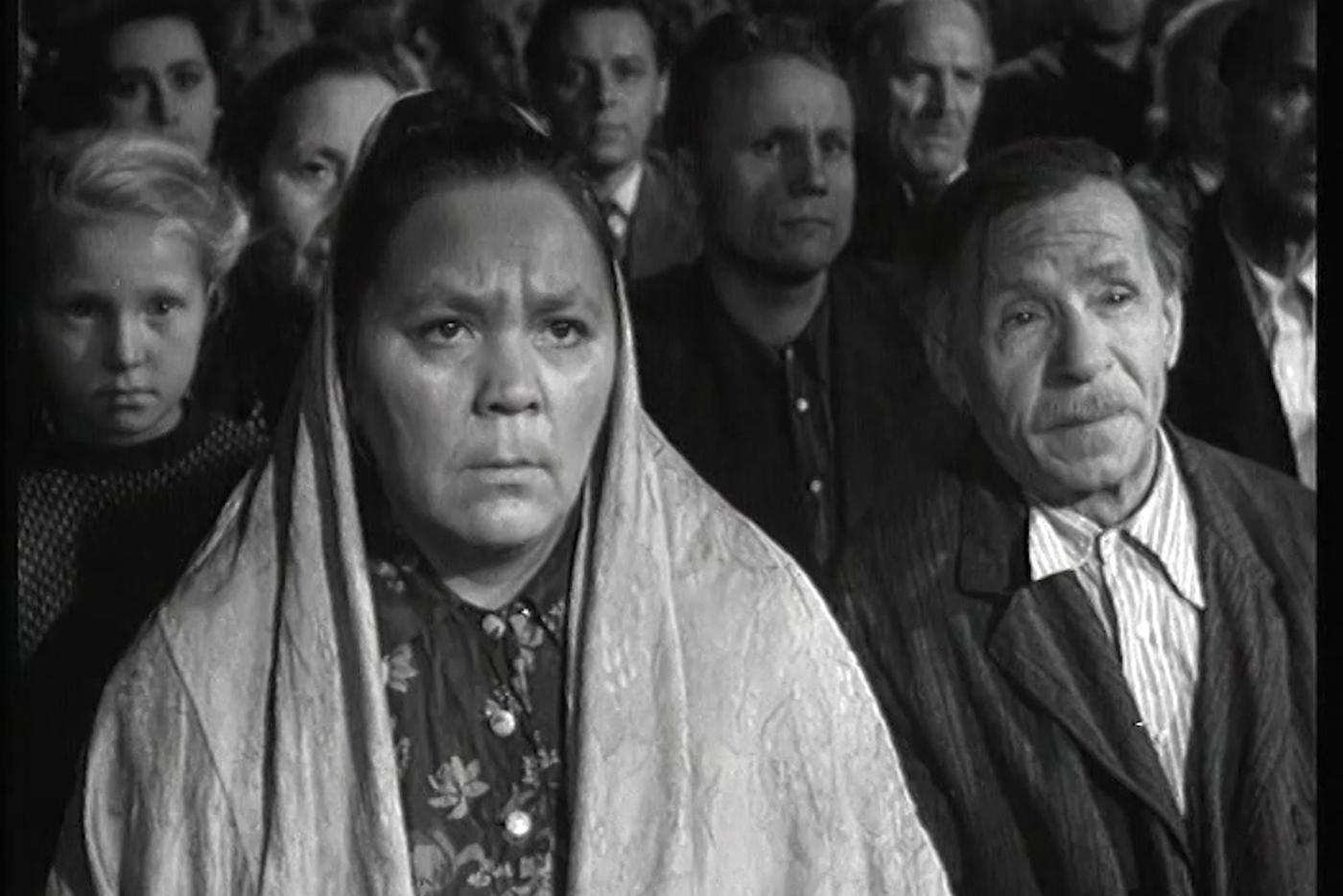 Валентина Телегина в фильме "Дело было в Пенькове".