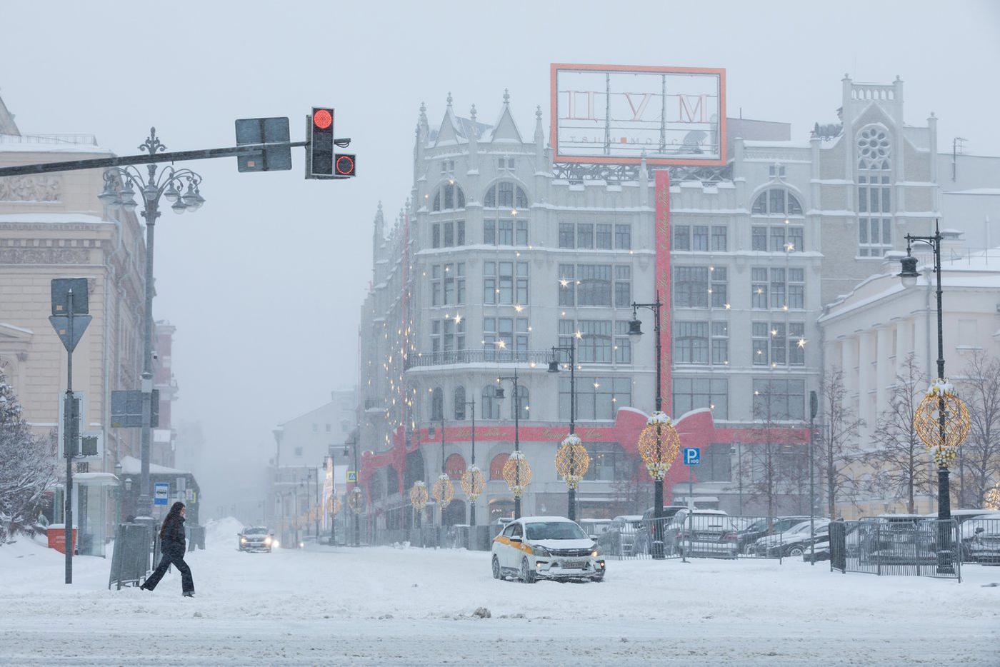 Москву накроет снегопад с порывами ветра до 17 м/с