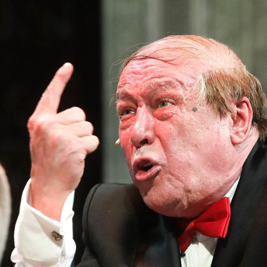 В Москве снимут сериал с Михаилом Ефремовым в главной роли. Режиссёр Сергей Кальварский сообщил ТАСС о запуске нового проекта сериала с Михаилом Ефремовым в главной роли. Съёмки, запланированные на три месяца, пройдут в Москве