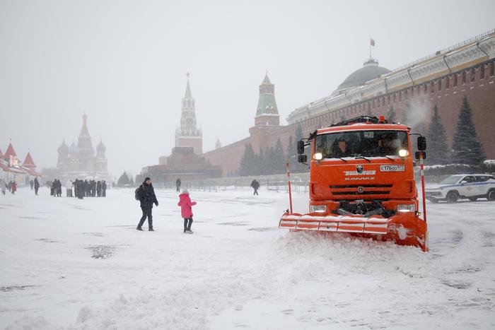 Городские службы готовятся к сильному снегопаду в Москве