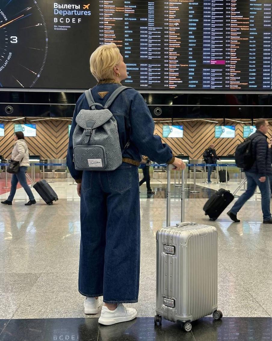 Артистка после похудения практически полностью сменила свой гардероб.