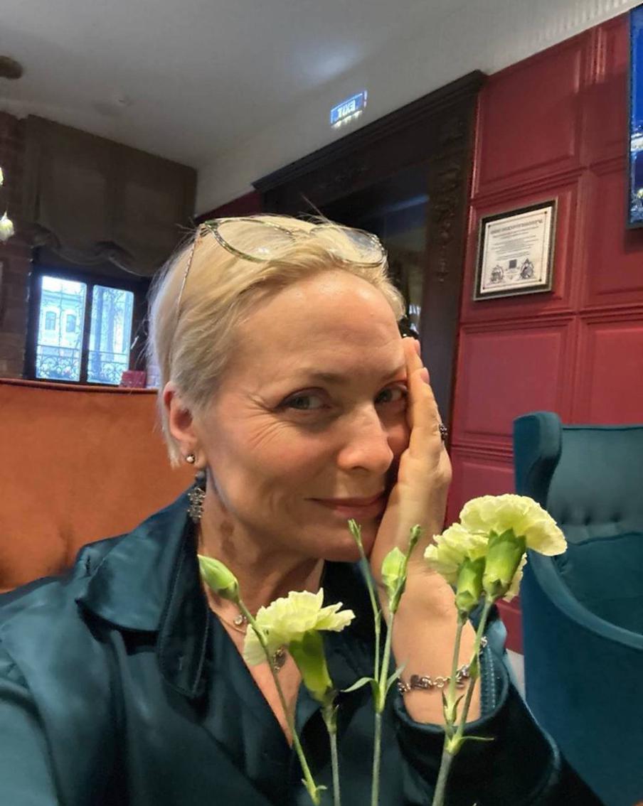 Светлана Пермякова отметила 54-летие в новом образе.