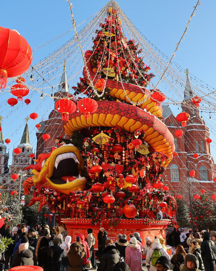 Китайская гимнастика, маотай и игра в го с роботом: как отметить восточный праздник в Москве