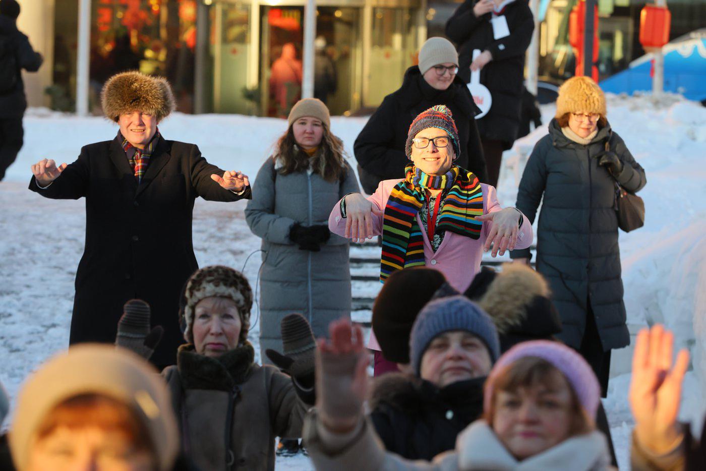 Чтобы эффект от оздоровительной гимнастики сработал наверняка, заниматься надо в ярком образе.