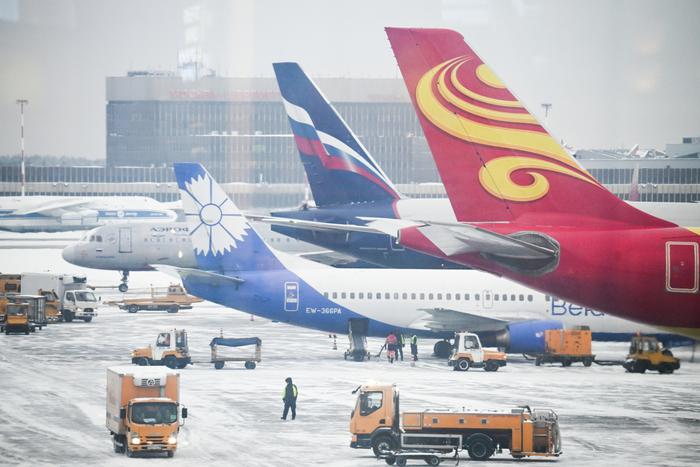 Какие рейсы задержаны в московских аэропортах из-за снега