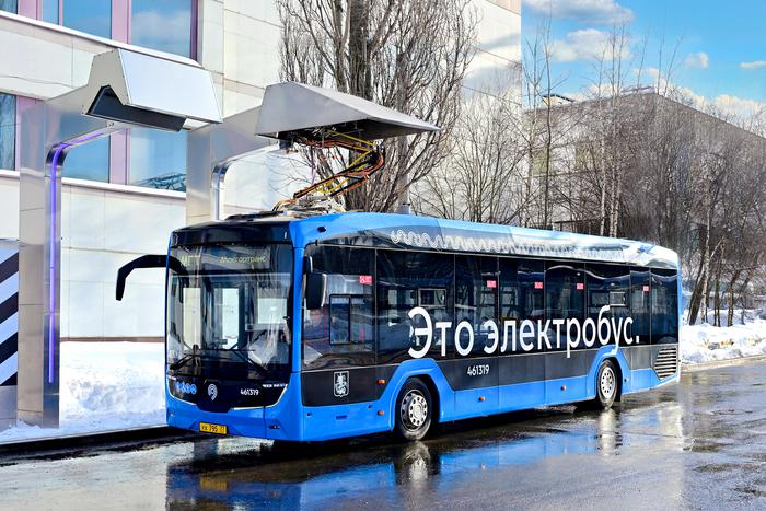 Новый способ зарядки электробусов тестируют в Москве
