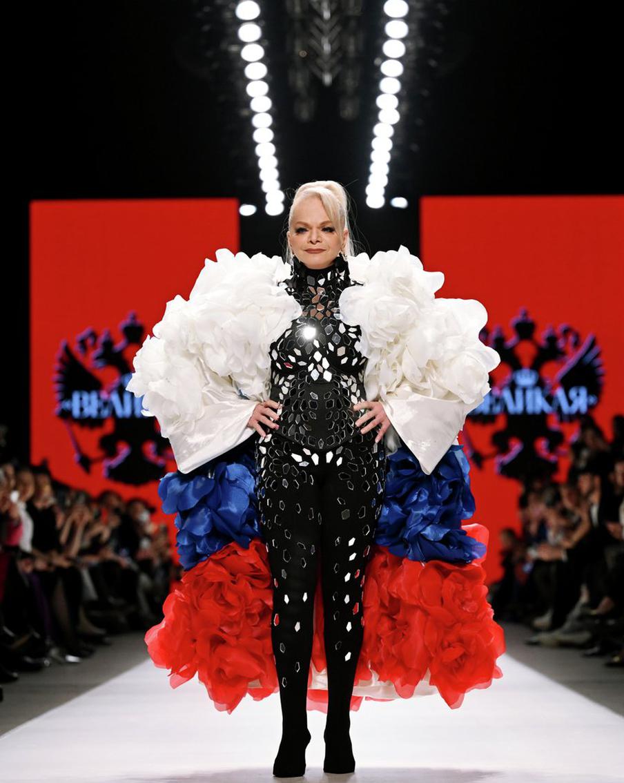 Не только музыка: косметика, продукты и одежда под маркой "Лариса Долина" принесут певице сотни миллионов