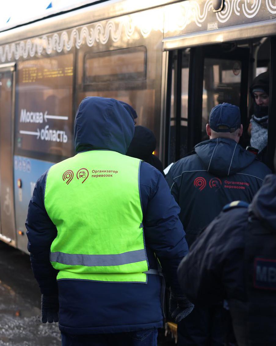 Усиленная проверка оплаты проезда впервые прошла около станции метро "Филёвский парк"