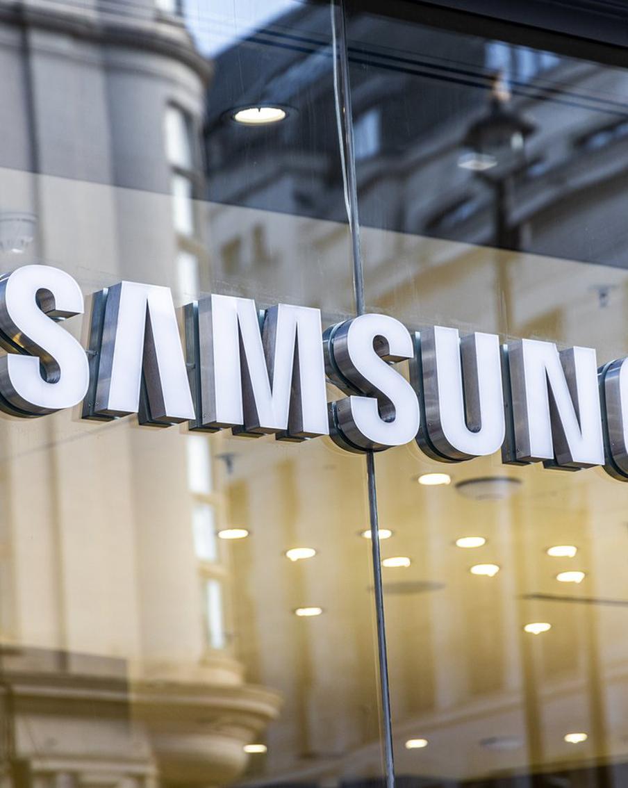 Samsung объяснила ситуацию с телефонами для российских спортсменов на ОИ-2026. Южнокорейский производитель электроники заявил, что не отвечает за передачу гаджетов участникам соревнований. В компании уточнили, что вопросы о выдаче устройств находятся в компетенции организаторов Олимпиады