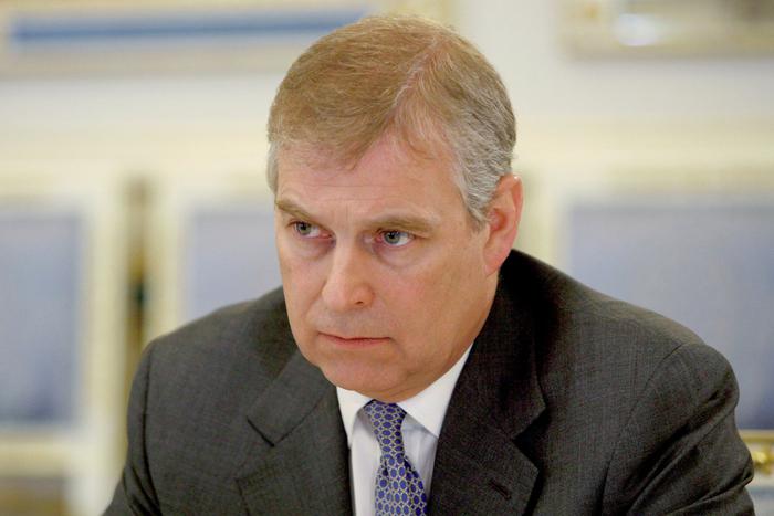 Почему полиция задержала экс-принца Эндрю – детали расследования