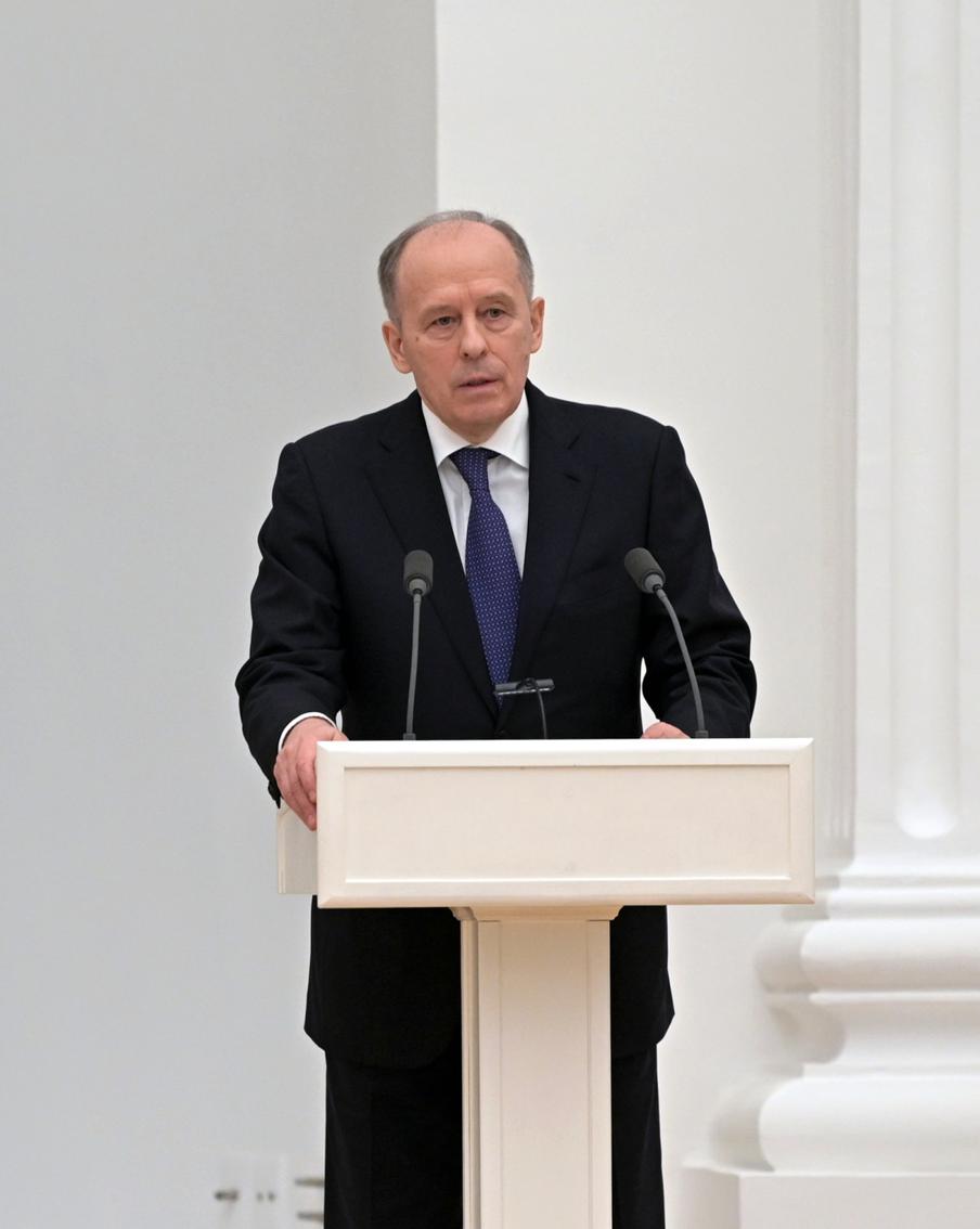 Бортников сделал заявление о Telegram и возможном диалоге с Дуровым. Глава спецслужбы прокомментировал вопрос взаимодействия с создателем популярного мессенджера, подчеркнув приоритет безопасности граждан и необходимость предотвращения противоправной деятельности в цифровой среде