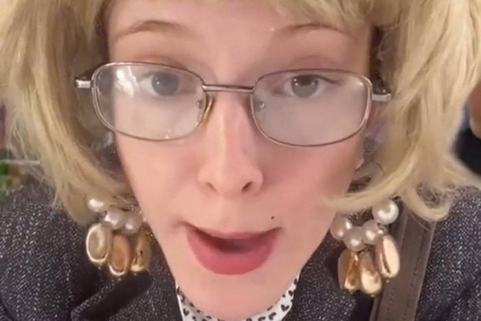 Блогерша превратила свою коронную фразу в товарный знак: можно ли сделать слова из обихода источником дохода