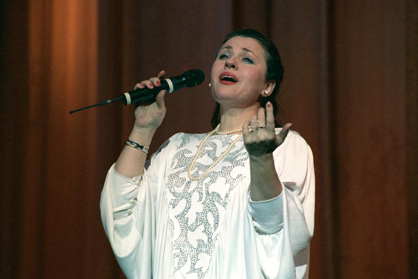 Правду о полной драм и горя жизни Валентины Толкуновой рассказали через 16 лет после ухода певицы