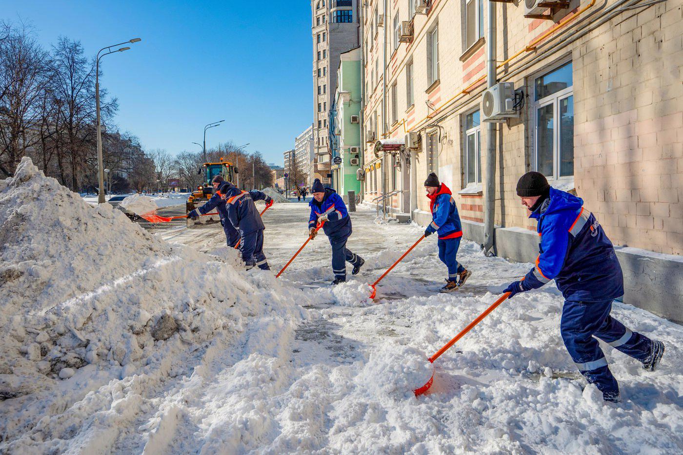 В Москве установились рекордные по высоте сугробы за 60 лет наблюдений
