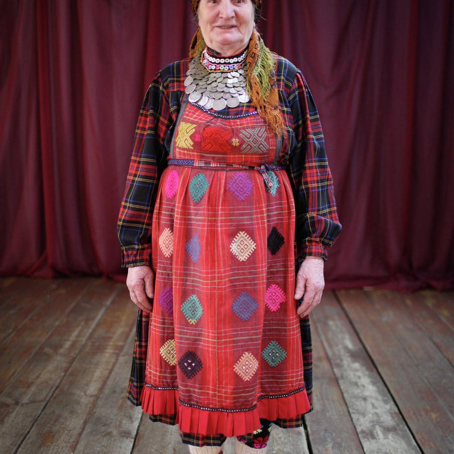 Скончалась участница знаменитого коллектива "Бурановских бабушек" Зоя Дородова. Исполнительница удмуртского музыкального проекта "Бурановские бабушки" Зоя Дородова скончалась в возрасте 85 лет. Коллектив представлял Россию на "Евровидении-2012"