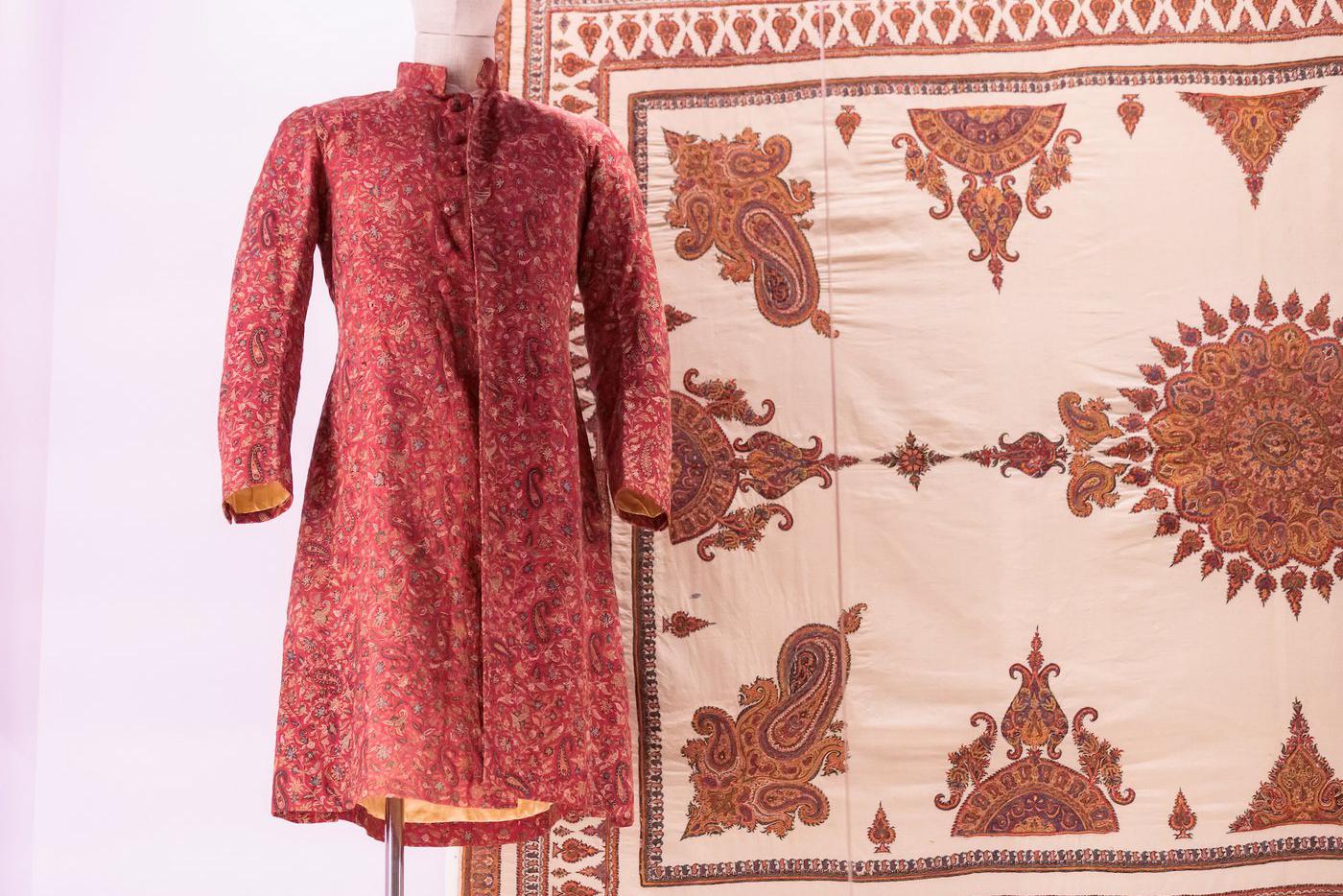 Турецкий огурец стал фирменной приметой целых европейских домов моды.