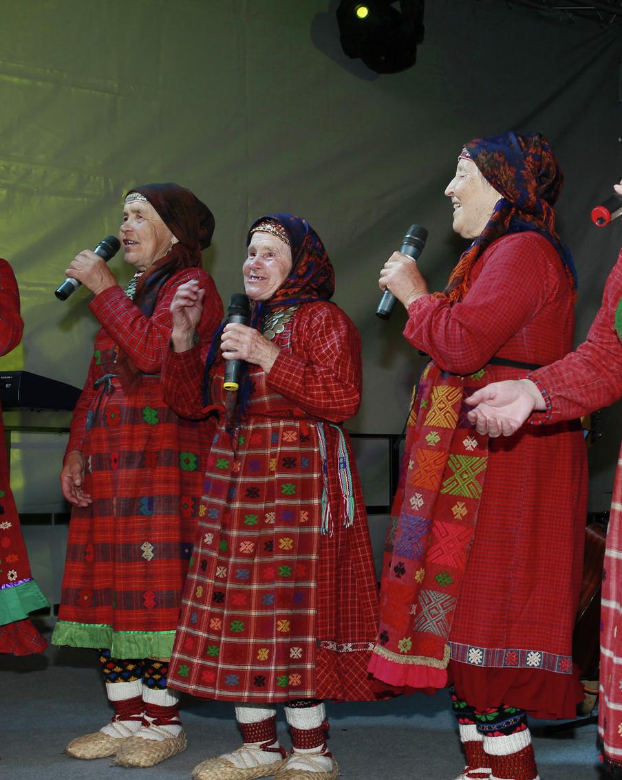 Уходят одна за другой: рак выкашивает солисток "Бурановских бабушек"