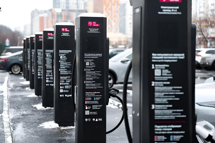 Максим Ликсутов: в 2026 году заключим 11 государственных контрактов на установку и обслуживание быстрых зарядных станций для электромобилей