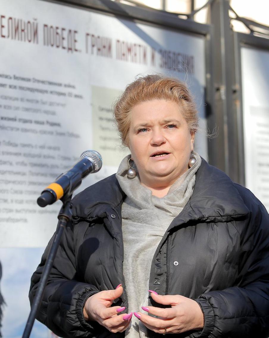 Елена Малышева: Историческая память нуждается в защите. Елена Малышева, руководитель Национального центра исторической памяти при президенте Российской Федерации и член Общественной палаты РФ, в беседе с Агентством городских новостей "Москва" выразила мнение, что создание Музея памяти жертв геноцида советского народа в столице является актуальным шагом