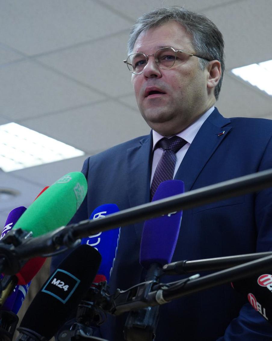 Мирошник: ВСУ атаковали минимум пять учебных заведений в России за неделю. За последнюю неделю Вооружённые силы Украины осуществили как минимум пять атак на образовательные учреждения на территории Российской Федерации. Об этом сообщил ТАСС Родион Мирошник, посол по особым поручениям МИД РФ