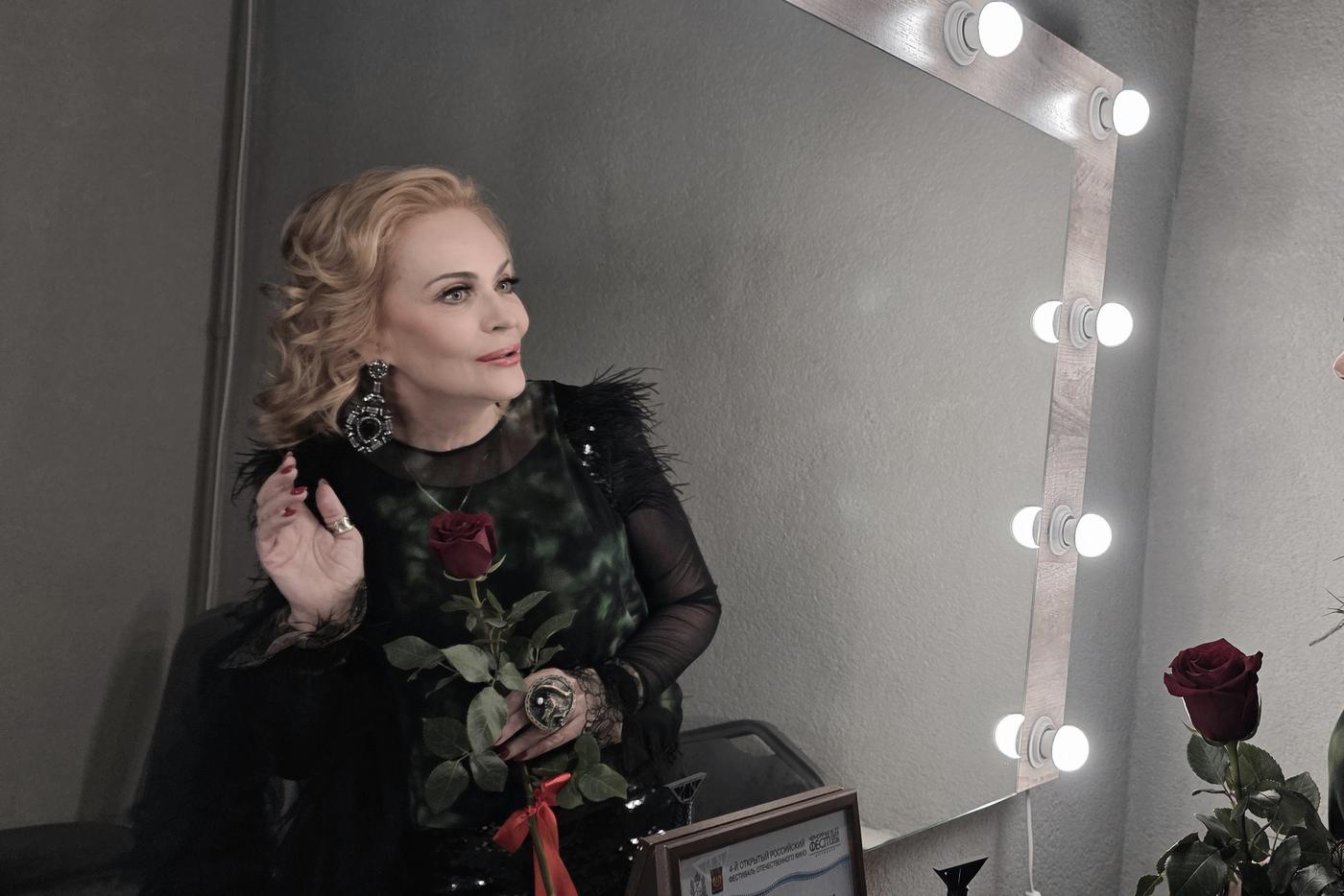 "Без макияжа меня часто не узнают": Яковлева ― об изнанке профессии и пластике