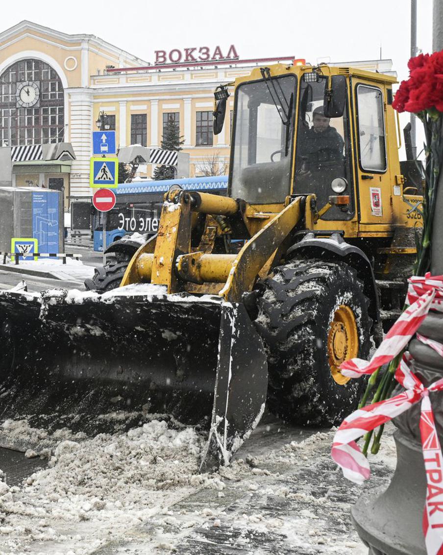 "112": самоподрыв на Савёловском вокзале совершил россиянин по указке спецслужб Украины. Следственными органами установлена личность террориста, совершившего взрыв на площади Савёловского вокзала в Москве. Как сообщает Telegram-канал "112", этот человек является гражданином Российской Федерации и действовал по указанию спецслужб Украины