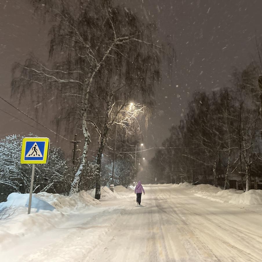 Жителям столицы рассказали, когда в Москве закончится снегопад. Ведущий специалист центра погоды "Фобос" спрогнозировал, когда город окажется во власти циклона и в какой момент осадки пойдут на спад