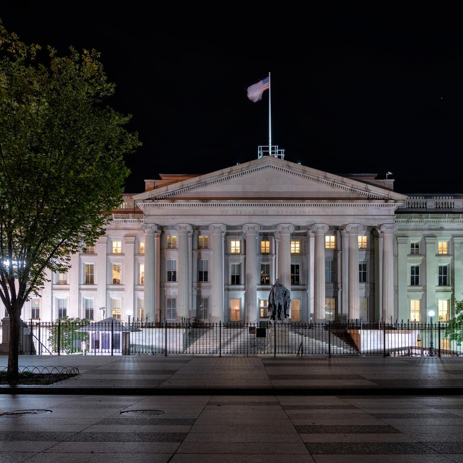 США расширили санкции — под ограничения попали Россия и ОАЭ. Американский Минфин добавил в списки четырёх физических лиц и три структуры из России и ОАЭ. Основанием названы предполагаемые угрозы в сфере кибербезопасности