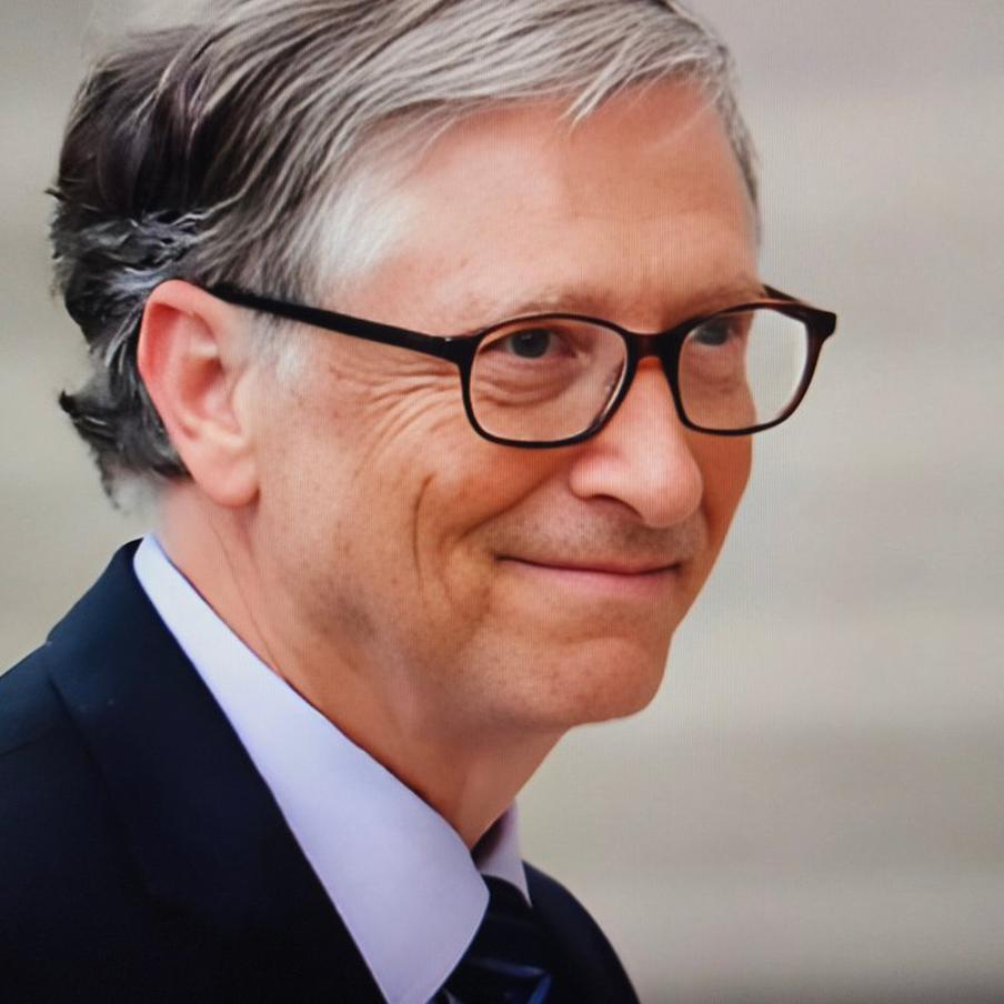 Билл Гейтс признался, что будучи женатым крутил романы с русскими женщинами. Билл Гейтс, американский миллиардер и основатель компании Microsoft, принёс свои извинения сотрудникам своего благотворительного фонда за встречи с финансистом Джеффри Эпштейном. Он также признал свои ошибки в личной жизни