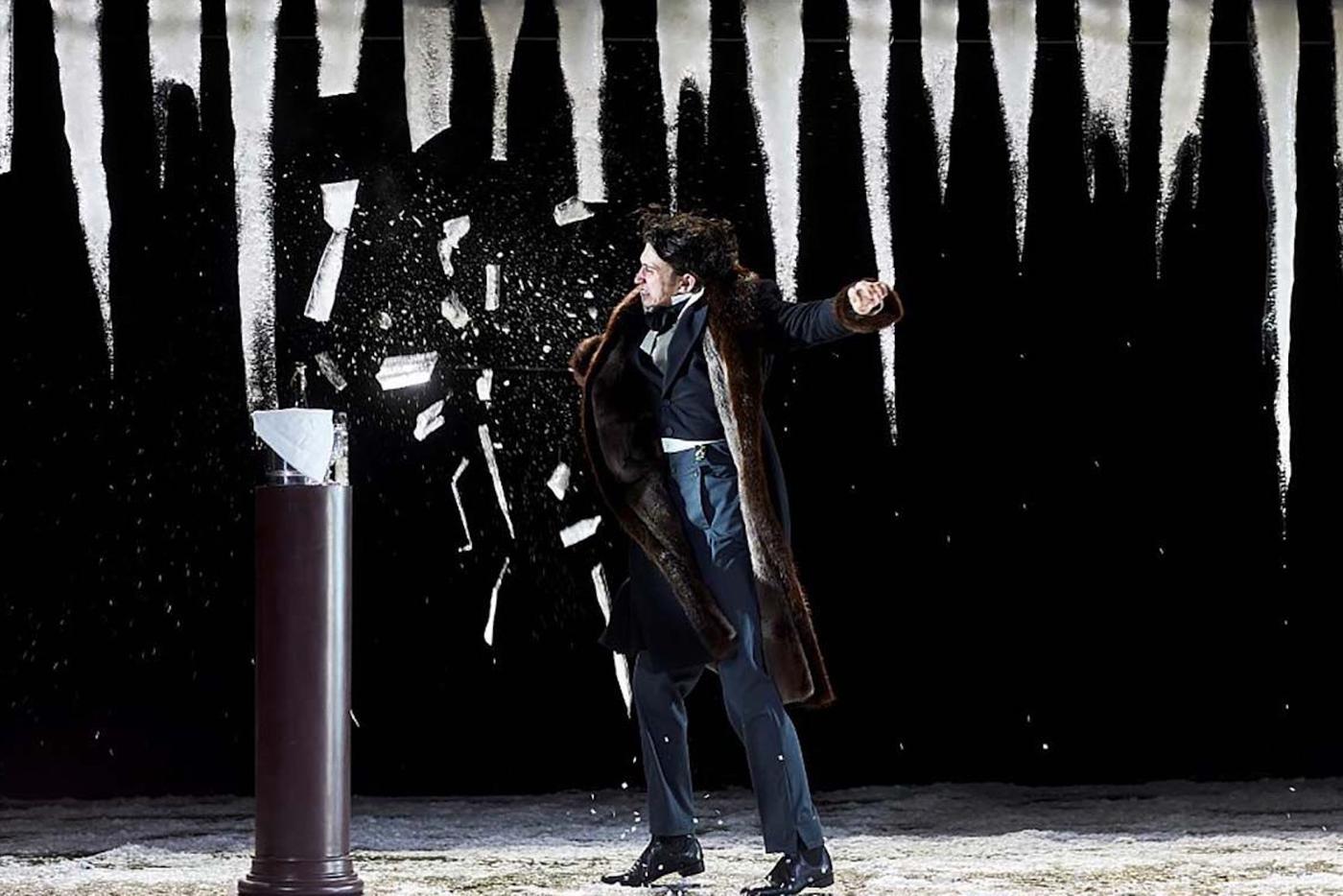 Чехов, Ионеско и другие: какие спектакли можно посмотреть в театрах этой весной