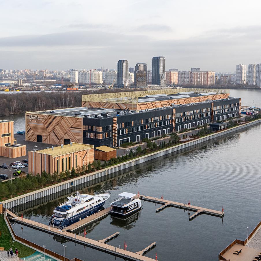 Производство инновационных электросудов на Московской верфи включает до 15 этапов работ. Столица развивает речной транспорт. В районе Нагатинский Затон работает Московская верфь – высокотехнологичное предприятие по производству и обслуживанию электросудов. Это самая современная верфь в России