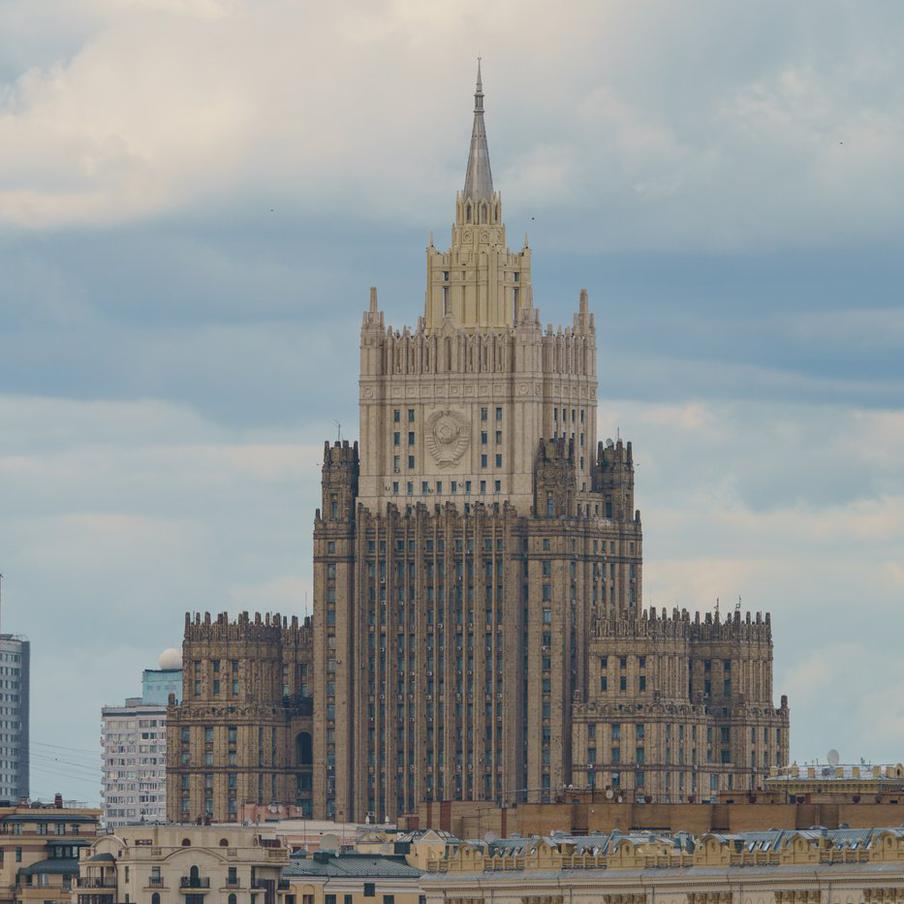 МИД заявил о применении отравляющих веществ ВСУ и передаче данных в ООН. В российском внешнеполитическом ведомстве сообщили о зафиксированных случаях использования химических соединений против военных и мирных жителей. Материалы направляются в международные структуры