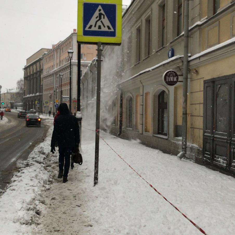 Сугробы в Москве достигли 84 см – зима побила многолетний рекорд. Высота снежного покрова на отдельных столичных метеостанциях превысила климатическую норму более чем в два раза