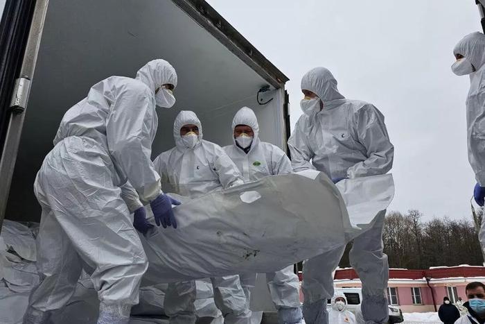 Россия передала Украине тысячу тел погибших военных и получила взамен 35