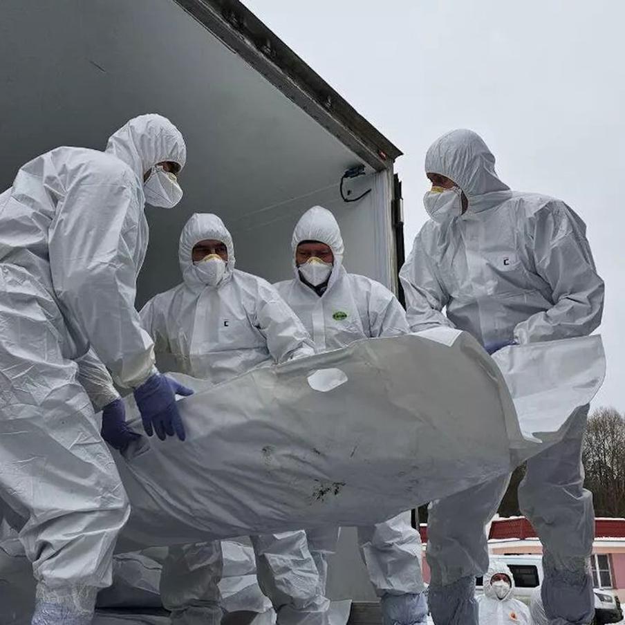 Москва и Киев вновь обменялись телами погибших. Помощник президента России Владимир Мединский сообщил о передаче Украине тысячи погибших военнослужащих, тогда как российская сторона получила несколько десятков тел своих бойцов