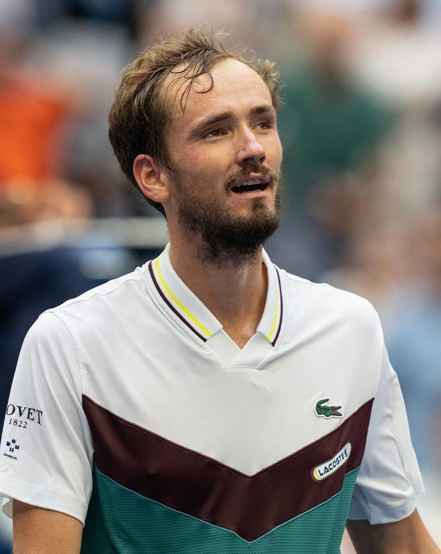 Медведев разгромил американца и вышел в полуфинал турнира в Дубае. Российский теннисист затратил меньше часа на выход в следующую стадию престижных соревнований в ОАЭ