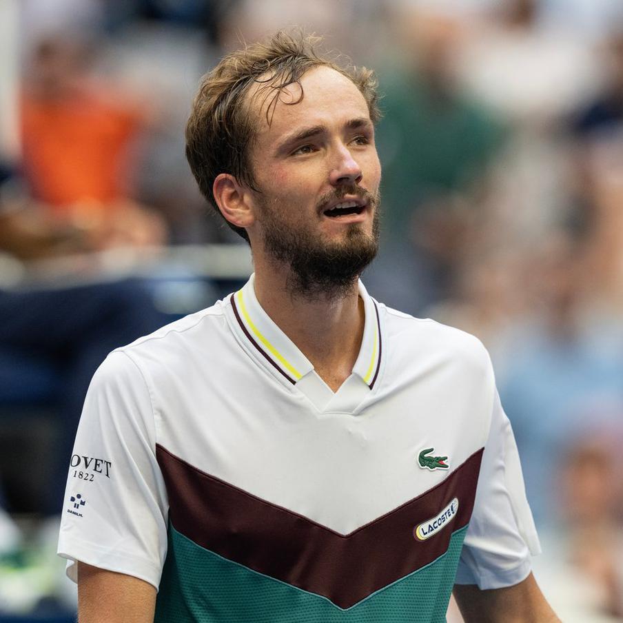 Медведев разгромил американца и вышел в полуфинал турнира в Дубае. Российский теннисист затратил меньше часа на выход в следующую стадию престижных соревнований в ОАЭ