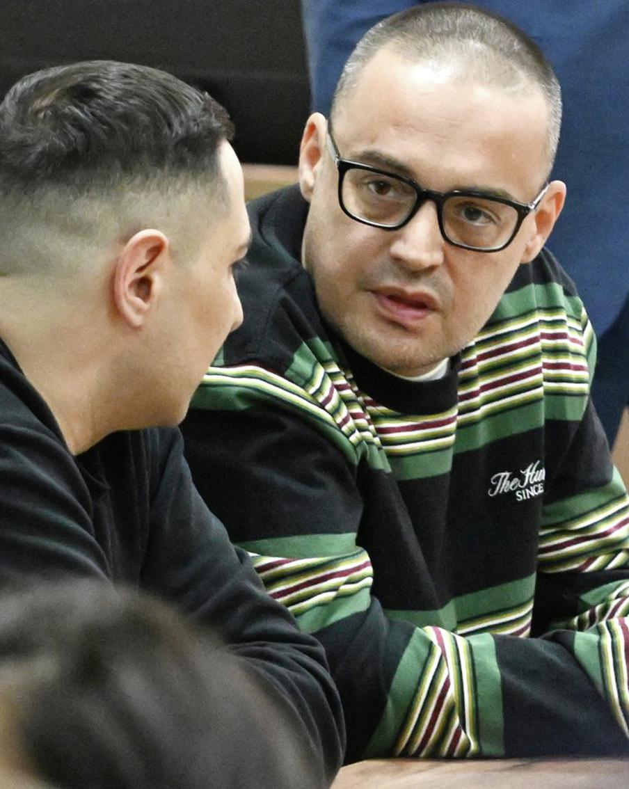 Суд вынес приговор рэперу Гуфу по делу о конфликте в банном комплексе. Наро-Фоминский городской суд признал Алексея Долматова виновным в самоуправстве. Музыканту назначили год условно с испытательным сроком на тот же период.